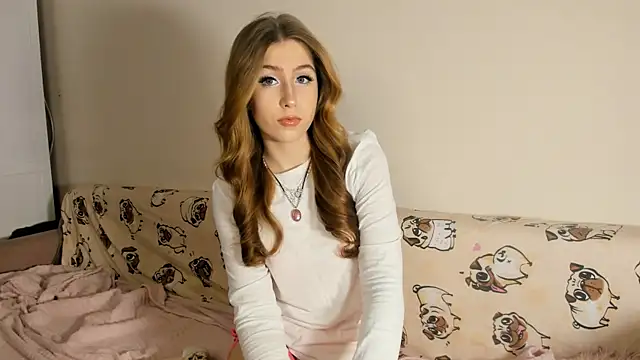 Snapshot of LinhStirna chatting on October 18, 1:45 pm LinhStirna online show from October 18, 1:45 pm