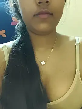 reetika6375 online show from June 4, 8:37 pm