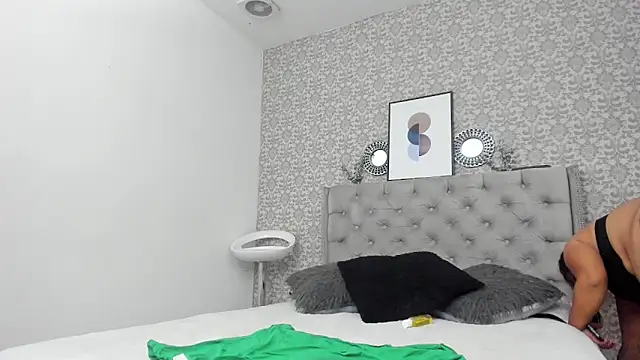 Hanna Marshall  online show from September 24, 11:24 am