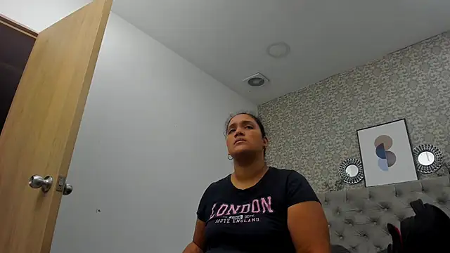 Hanna Marshall  online show from October 22, 11:32 am