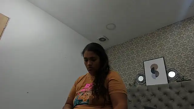 Hanna Marshall  online show from October 28, 11:25 am