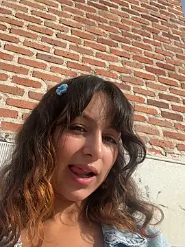 MaiaRouge online show from October 22, 9:20 am