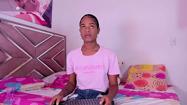 Snapshot of Cristal_Deep_ass chatting on March 8, 8:45 pm Cristal Deep ass online show from March 8, 8:45 pm