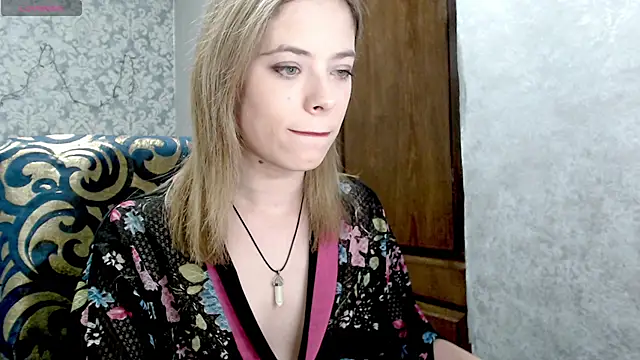 Kate  Loves online show from January 11, 7:30 pm