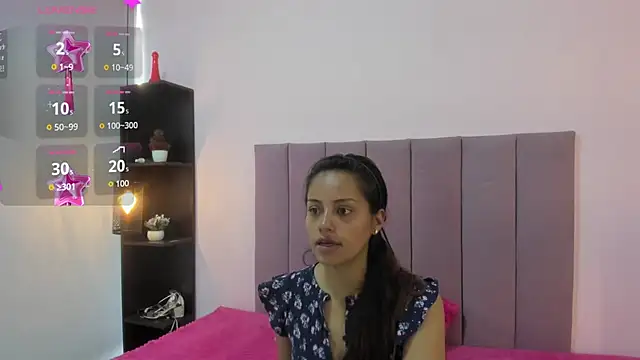 HoollyHendrix online show from October 10, 8:08 pm