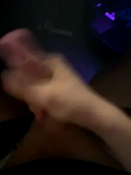 Snapshot of jstntz chatting on November 9, 10:41 pm jstntz online show from November 9, 10:41 pm