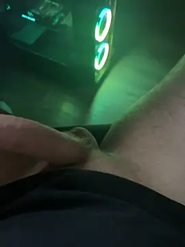 Snapshot of jstntz chatting on November 30, 10:25 pm jstntz online show from November 30, 10:25 pm