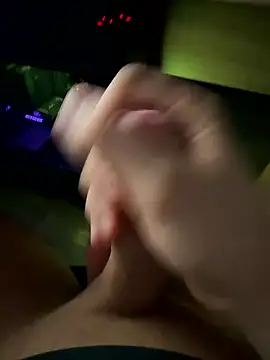 Snapshot of jstntz chatting on January 6, 11:07 pm jstntz online show from January 6, 11:07 pm