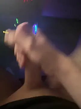 Snapshot of jstntz chatting on February 12, 11:11 pm jstntz online show from February 12, 11:11 pm