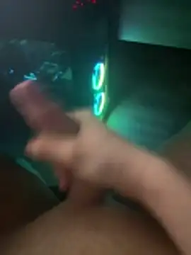 Snapshot of jstntz chatting on February 14, 1:46 am jstntz online show from February 14, 1:46 am