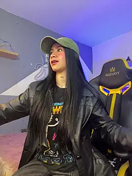 Snapshot of camila1_torres_ chatting on January 16, 7:40 pm camila1 torres online show from January 16, 7:40 pm