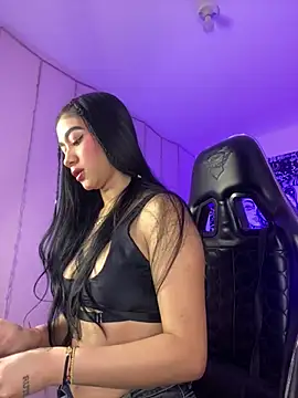 Snapshot of camila1_torres_ chatting on January 17, 7:28 pm camila1 torres online show from January 17, 7:28 pm