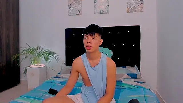 Zacktorres  online show from October 4, 6:17 pm