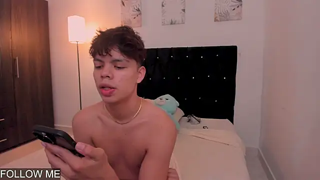 Zacktorres  online show from November 13, 9:47 pm