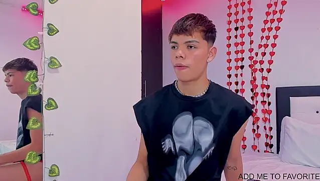 Snapshot of Zacktorres_ chatting on February 22, 9:35 pm Zacktorres online show from February 22, 9:35 pm