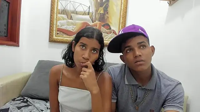 Snapshot of DaphnerANDrogerrr chatting on September 20, 9:49 pm DaphnerANDrogerrr online show from September 20, 9:49 pm