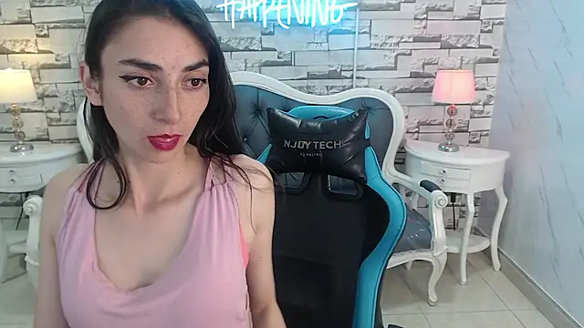Snapshot of Maily_a_ chatting on September 23, 4:04 am Maily a online show from September 23, 4:04 am