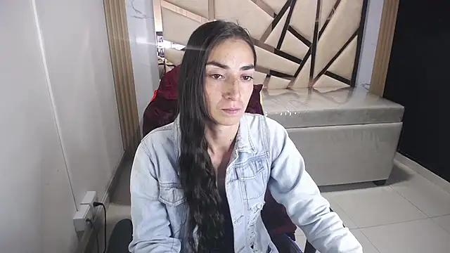 Maily a  online show from November 24, 3:28 am