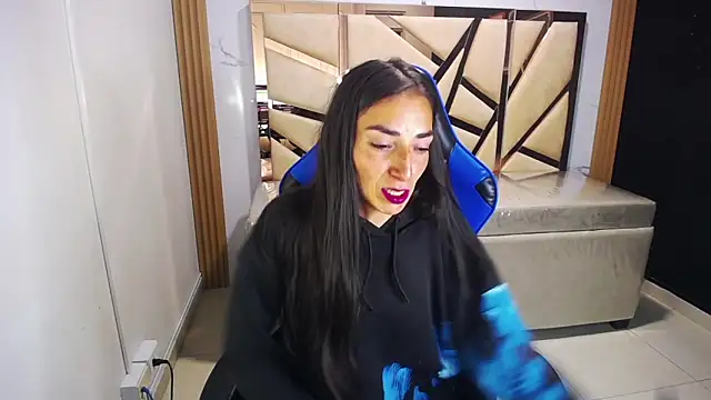 Maily a  online show from January 11, 3:00 am