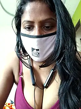 Snapshot of Jasmine_Januja chatting on January 9, 5:10 am Jasmine Januja online show from January 9, 5:10 am