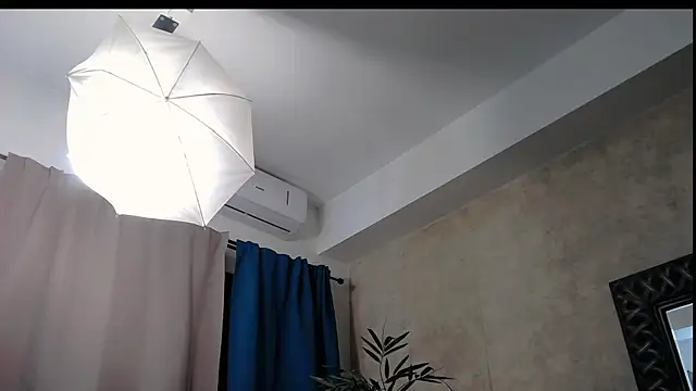 SaraElise online show from May 10, 9:20 pm
