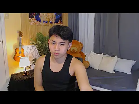 Snapshot of charliebighead chatting on September 21, 12:56 am charliebighead online show from September 21, 12:56 am