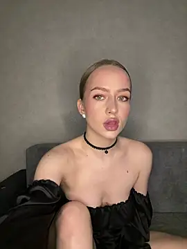 MissOyee online show from March 13, 7:31 pm