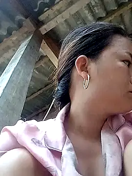 Snapshot of emly-xinh18 chatting on September 23, 10:57 pm emly-xinh18 online show from September 23, 10:57 pm