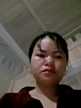 Snapshot of emly-xinh18 chatting on October 31, 9:49 pm emly-xinh18 online show from October 31, 9:49 pm