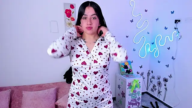 lilielou  online show from December 22, 5:10 pm