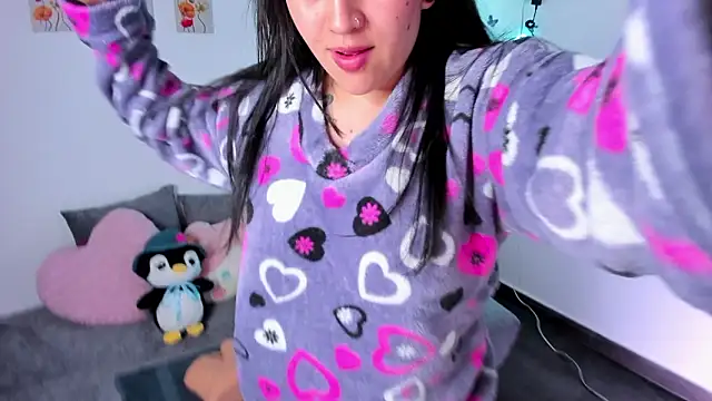 lilielou  online show from February 3, 2:53 am