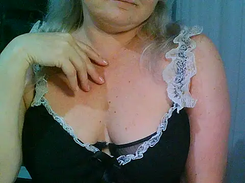 Snapshot of Blue-sky69 chatting on October 13, 5:13 pm Blue-sky69 online show from October 13, 5:13 pm