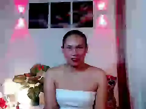 Your ultimateloverxx online show from February 18, 11:33 pm