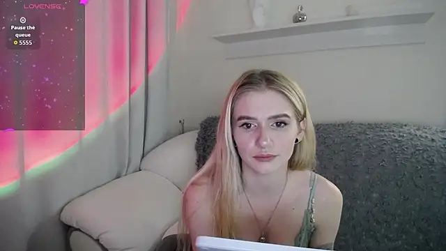 Ange Lus online show from October 12, 8:19 pm