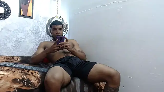 Snapshot of choco_hornyx18 chatting on October 14, 4:24 am choco hornyx18 online show from October 14, 4:24 am