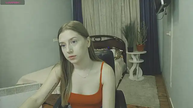 KissMe Now  online show from January 9, 9:01 am