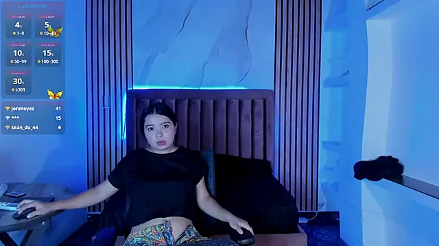 Snapshot of LunaWiill_ chatting on October 4, 12:14 pm LunaWiill online show from October 4, 12:14 pm