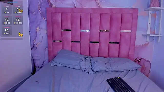 Snapshot of LunaWiill_ chatting on October 10, 3:22 pm LunaWiill online show from October 10, 3:22 pm