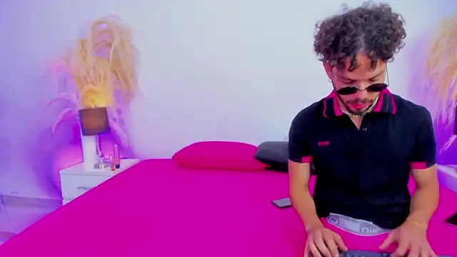 Violet and Paul online show from October 5, 3:27 am