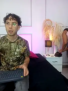 Violet and Paul online show from October 20, 3:07 am