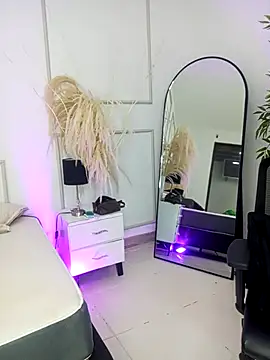 Violet and Paul online show from October 25, 3:47 am