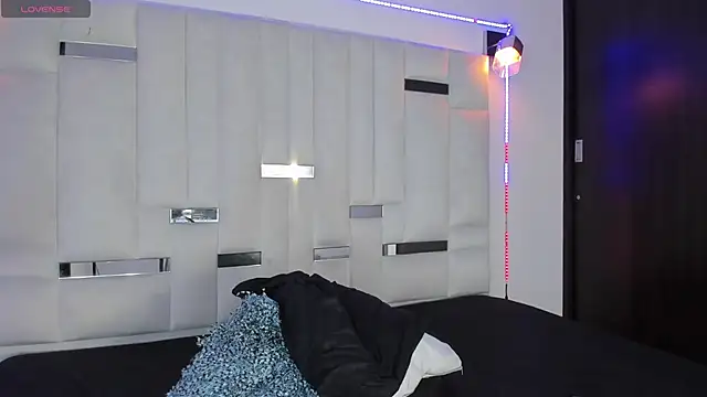 Jacob19  online show from October 1, 12:00 pm