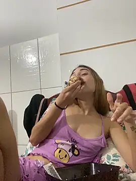 loirinhaaa online show from September 19, 2:13 am