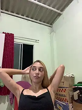 loirinhaaa online show from April 4, 9:56 pm