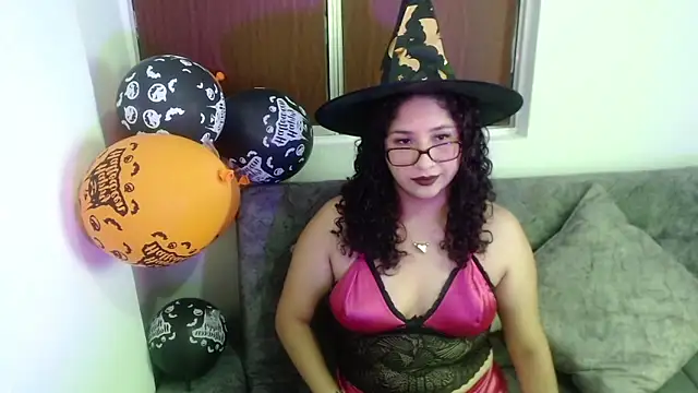 Gia Dior online show from October 20, 9:15 pm