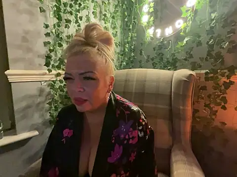 BonnyDesire online show from October 29, 7:37 pm