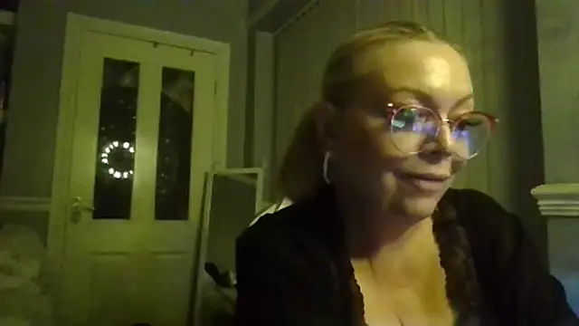 BonnyDesire online show from February 17, 7:42 pm