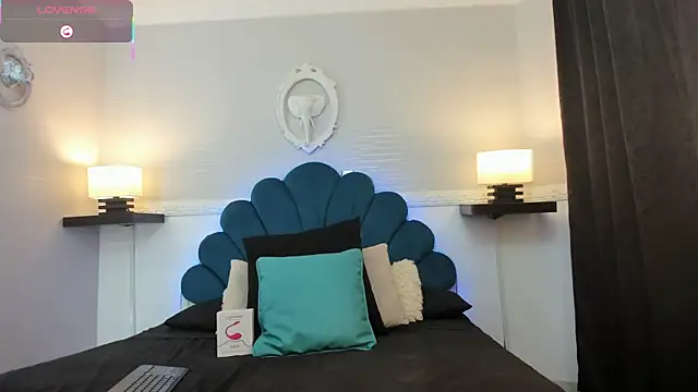 AllexJacob online show from October 10, 1:10 pm