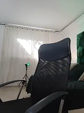 AllexJacob online show from May 7, 1:16 pm