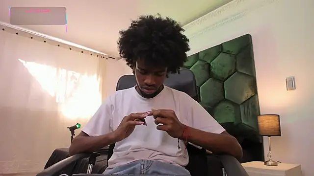 AllexJacob online show from May 20, 1:06 pm